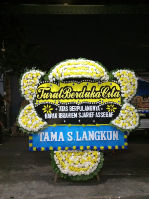 Papan Bunga Duka di Tunjungan